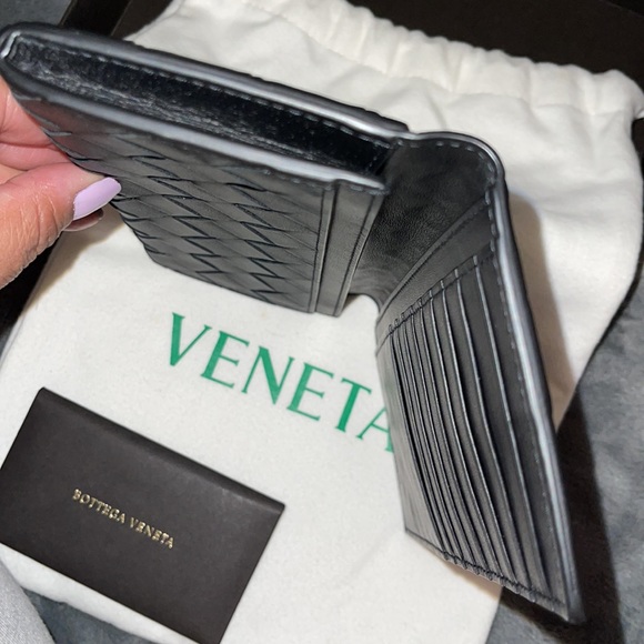 Bottega Veneta slim wallet intrecciato leather gorgeous comes with box n dust Bg - Picture 5 of 10